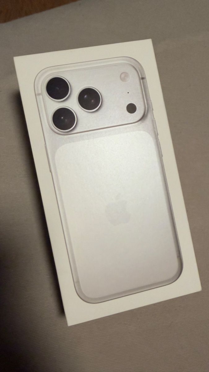 Apple Telefoni cellulari / Smartphones: Iphone 17 Pro 256gb Silver – Nuovo (secondo la descrizione) da Biel/Bienne venduto da Trend90 1