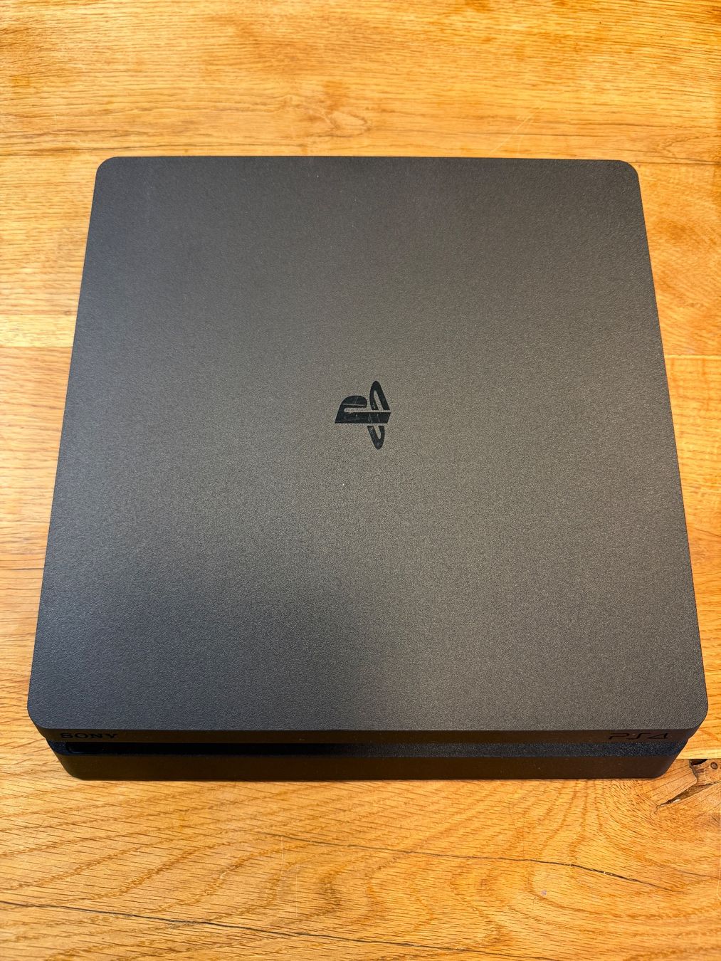 Sony Consoles: Playstation 4 Slim  + 2te Controller – D'occasion à Zetzwil par gent1974 3