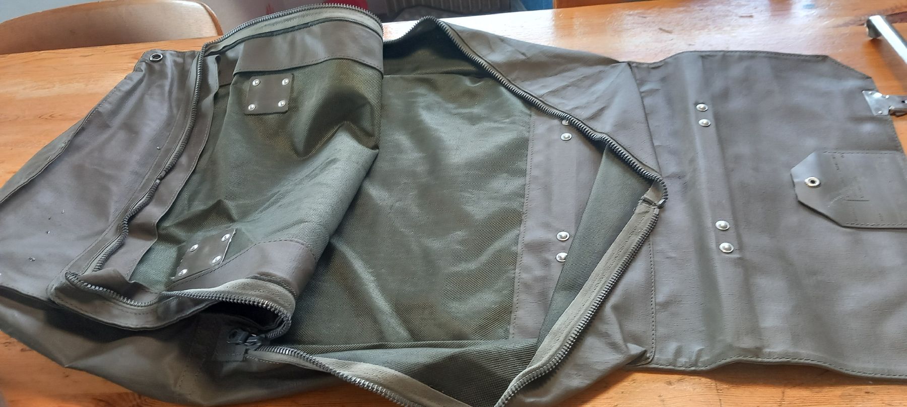 Cucine complete: Matériel Armee Suisse – Usato da Miecourt venduto da Marly1 6