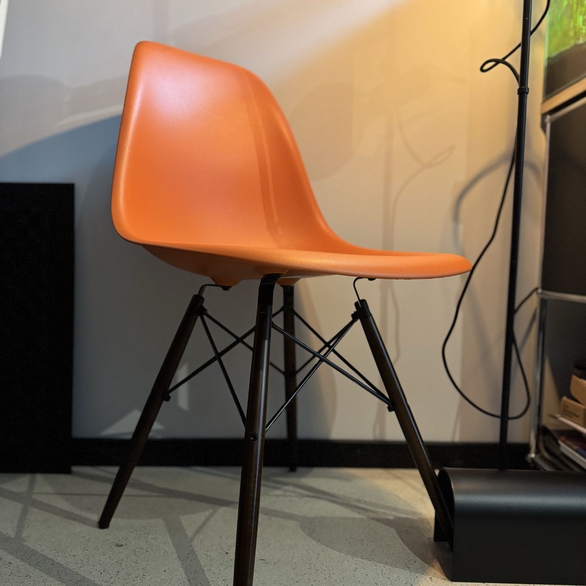 Vitra Sedie: Vitra Eames DSW Stuhl, orange, neuwertig! – Nuovo (secondo la descrizione) da Zürich venduto da VZN 1