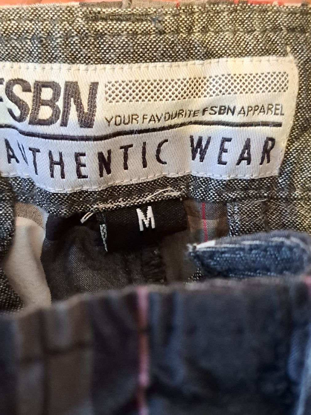 Pantaloni: Shorts FSBN Gr.M mehrfarbig – Usato da Bellach venduto da TORA4 6