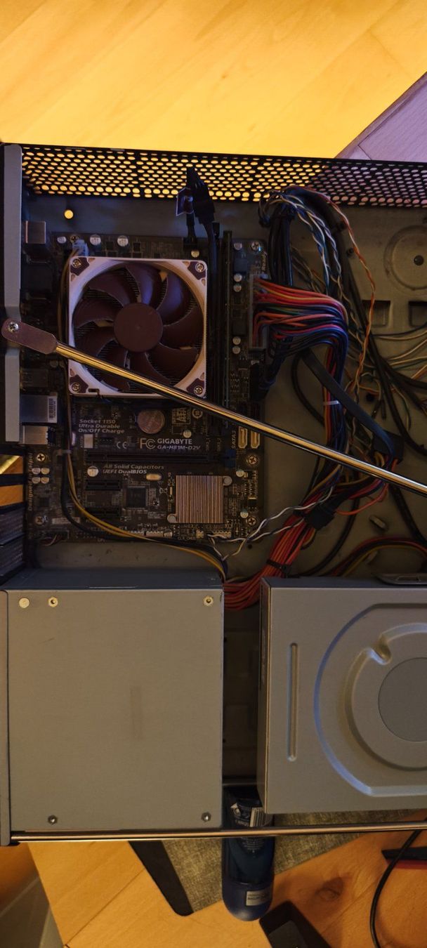 Intel PC: Alter SFF Computer mit 8GB RAM, i7-4790K, 4TB HDD – Usato da Wölflinswil venduto da EIFACH_CJ 2