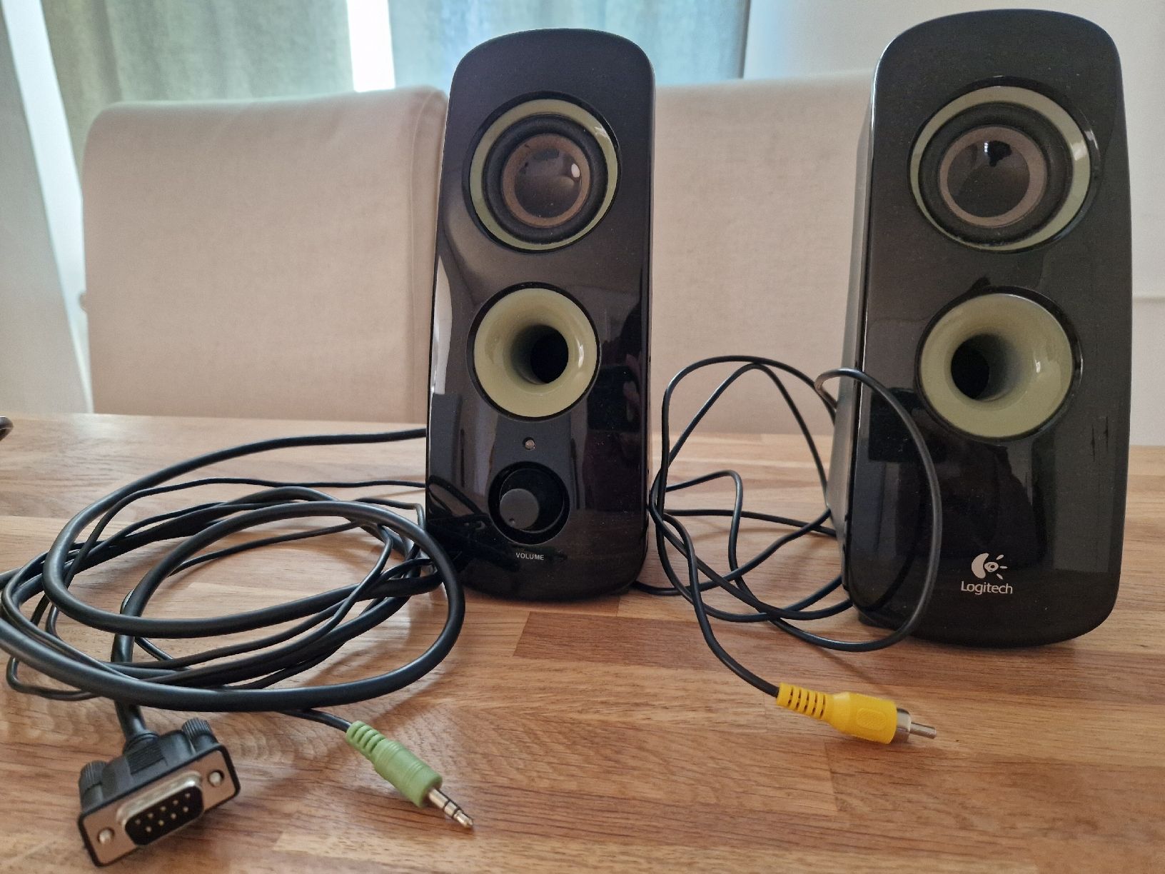 Logitech Home cinéma: logitech Subwoofer und Boxen – D'occasion à Wangen an der Aare par p.jeker