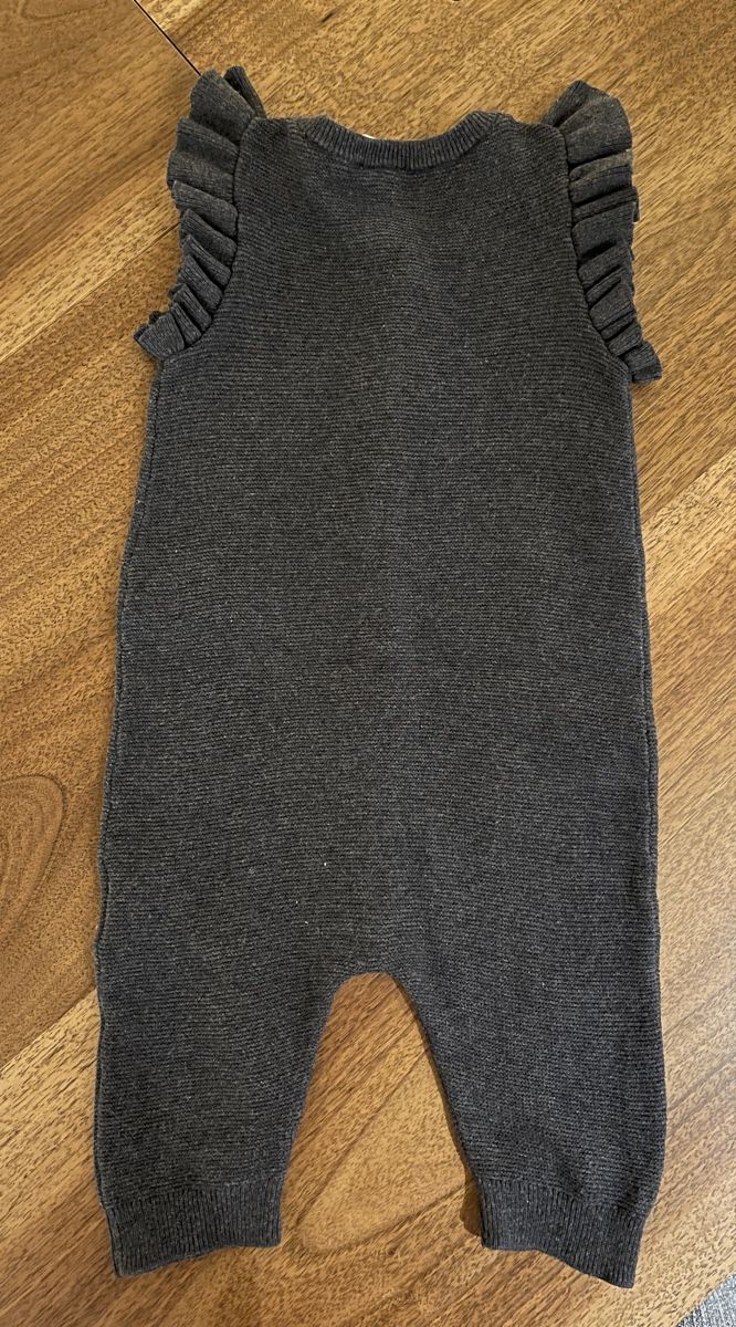 H&M Pagliaccetti: Süsser H&M Strickoverall Rüschen Gr. 68 – Nuovo (secondo la descrizione) da Engelburg venduto da Annis_Crew 2