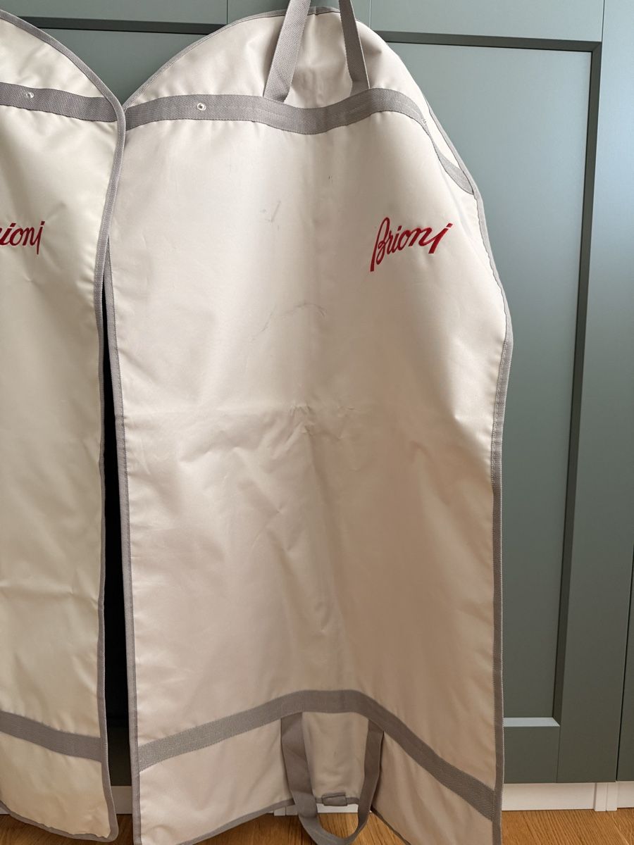 Cover & Protezioni schermo: 2 x Brioni Schutzhülle – Usato da Stäfa venduto da Laafit 2