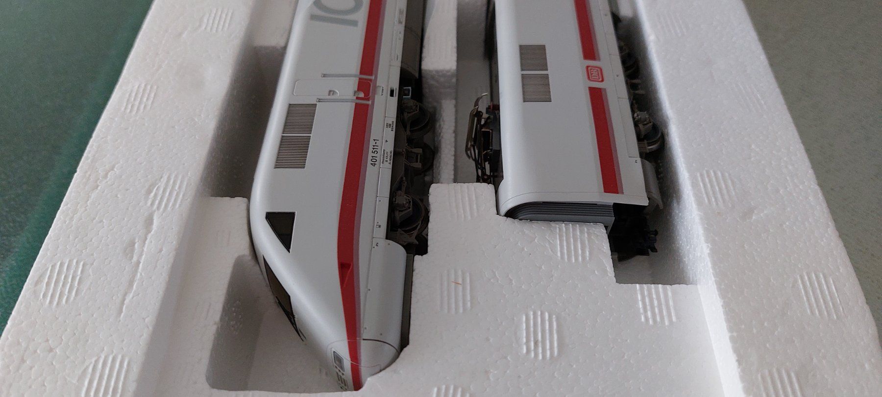Fleischmann Modellini di ferrovie: Fleischmann 4440 - ICE 1 InterCityExpress DB - "3" – Usato da Rotkreuz venduto da MOBAHN-1zu87 3