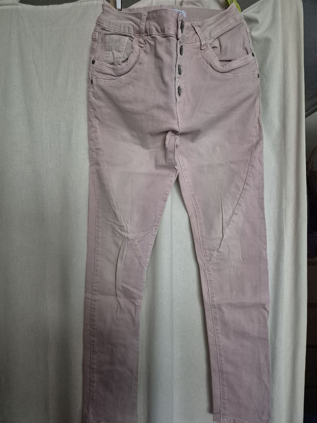 Hosen: Rosa Damen Hose mit Knöpfen, Grösse 36, Top Zustand! – Gebraucht aus Wichtrach von kne_62tl