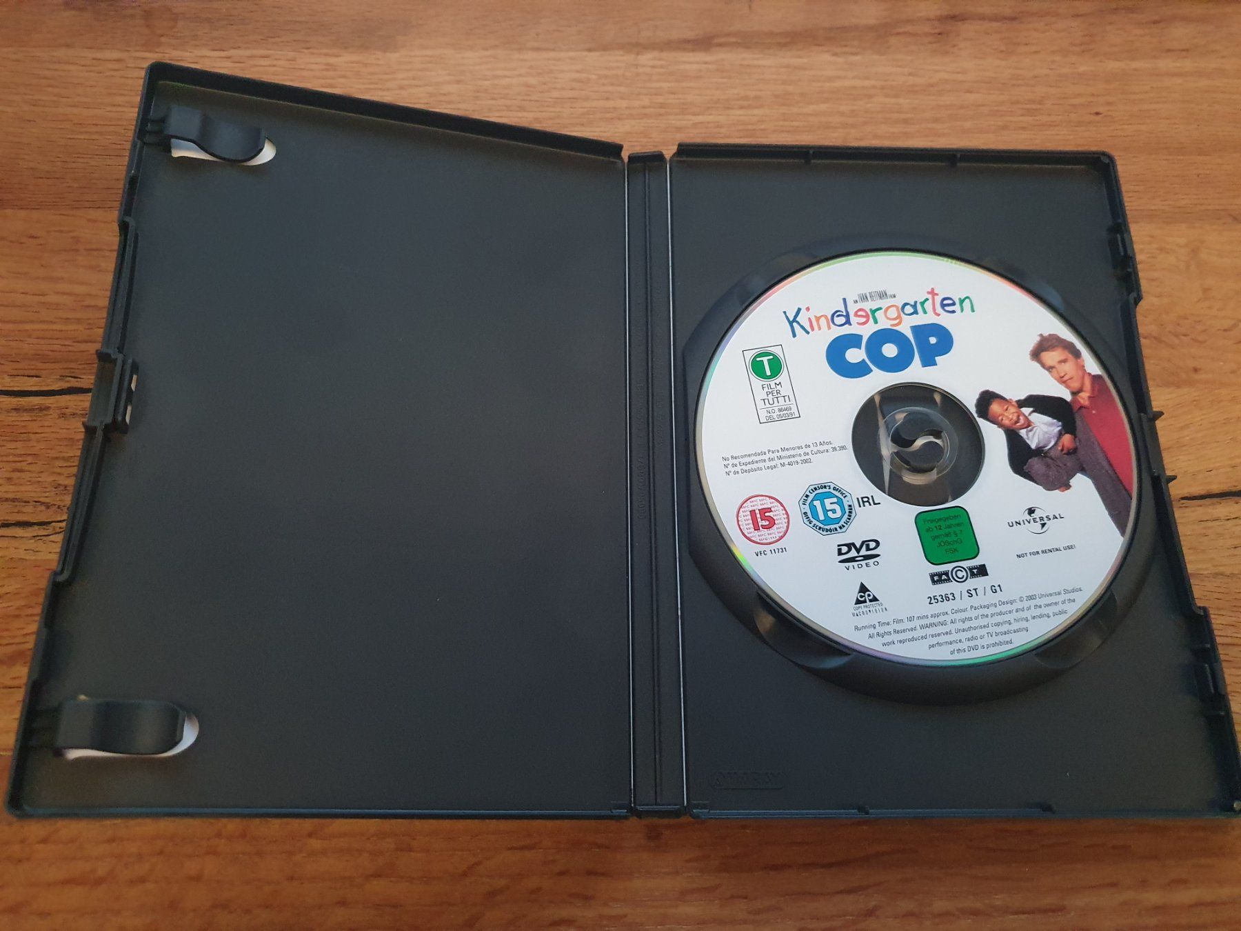 Alle DVDs: Kindergarten COP - DVD mit Arnold Schwarzenegger – Gebraucht aus Auenstein von Trilos 2