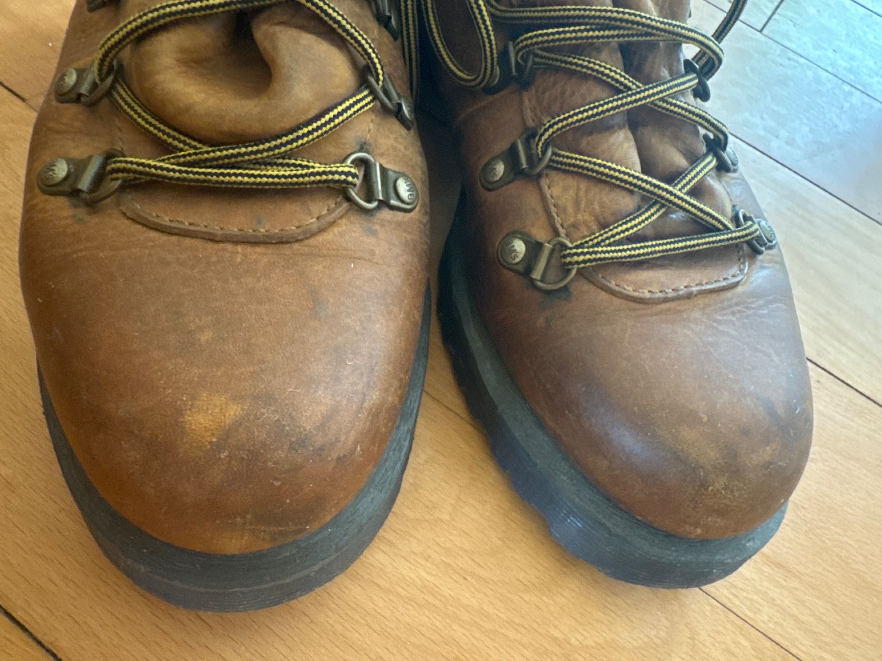 Dr. Martens Chaussures hommes: Dr. Martens, Freizeit/Wanderschuhe, Leder hell braun, Gr. 39 – D'occasion à Zürich par shutter01 5