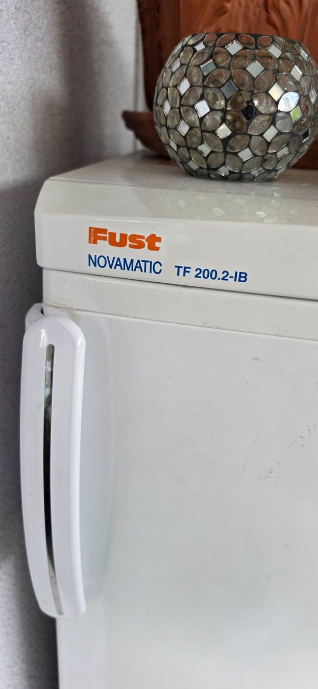 Novamatic Congelatori: Novamatic TF 200.2-IB Gefrierschrank – Usato da Erlinsbach SO venduto da dopadach 1