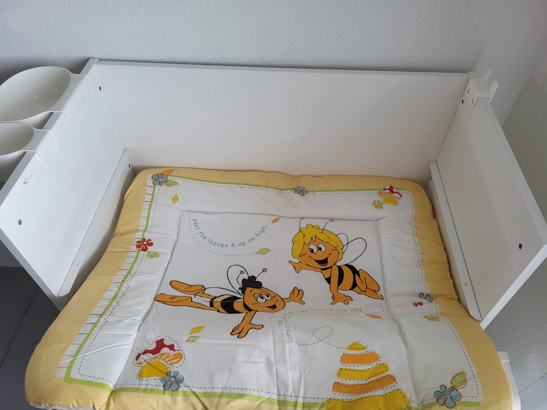 Ikea Wickeltisch & Zubehör: Wickeltisch/Schreibtisch von Ikea – Gebraucht aus Boswil von i12i 3