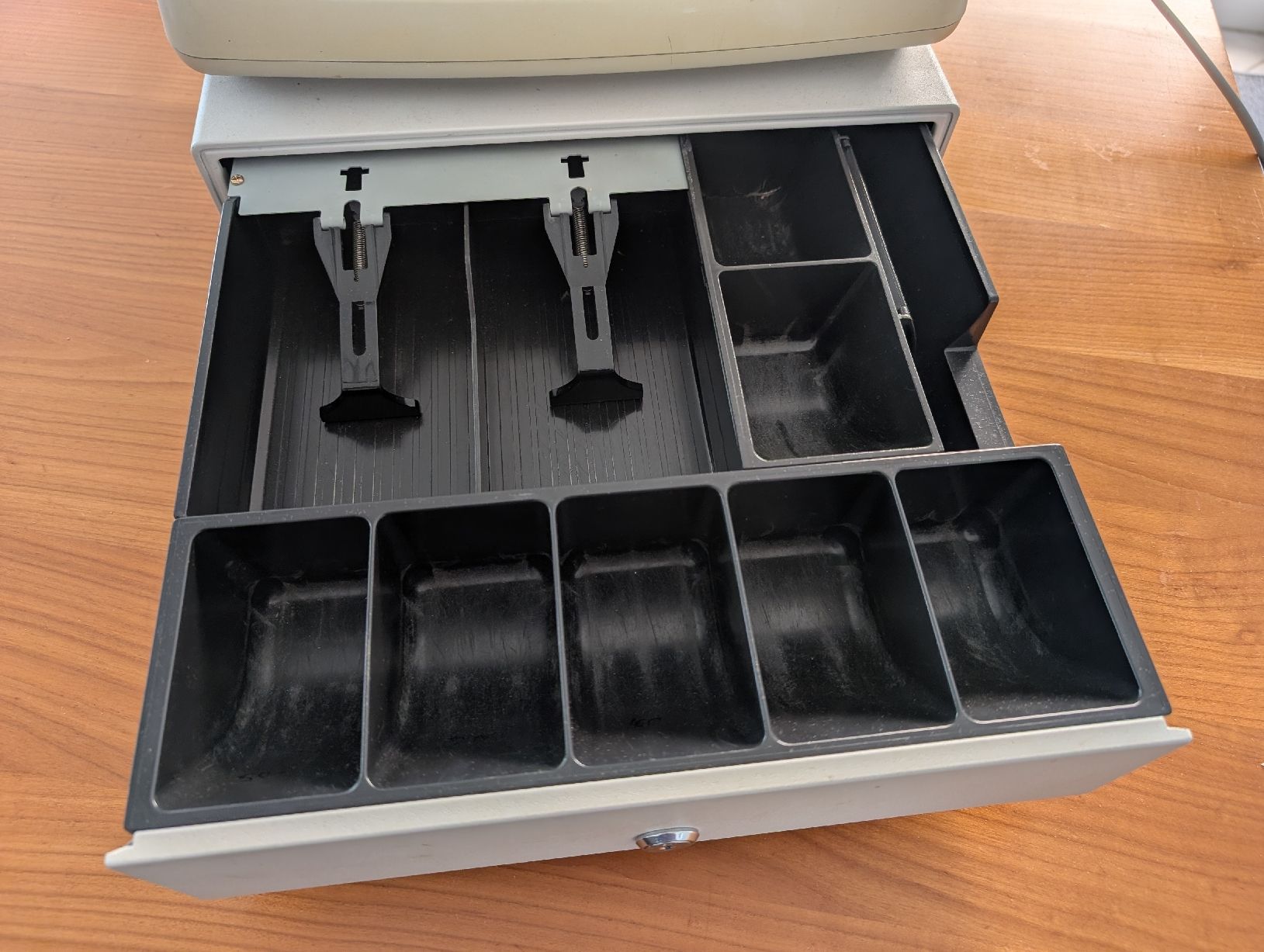 Sharp Registratore di cassa: Registrierkasse Sharp XE-A201 – Usato da Rümlang venduto da muhkuh7 1