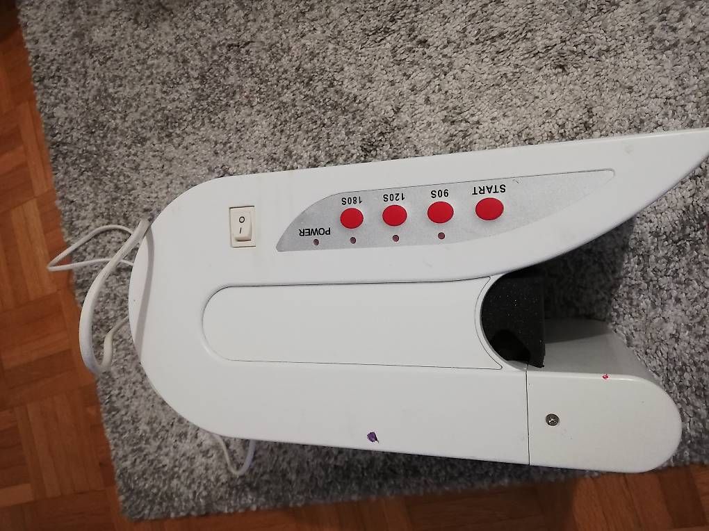 Lampade: Lampada unghie  – Usato da Bellinzona venduto da lus_lyb5 1