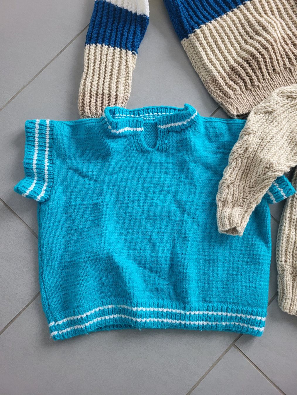 Altro abbigliamento per bambino: Weste Strick Wolle gr. 104 110 116 Hand Made – Usato da Boswil venduto da i12i
