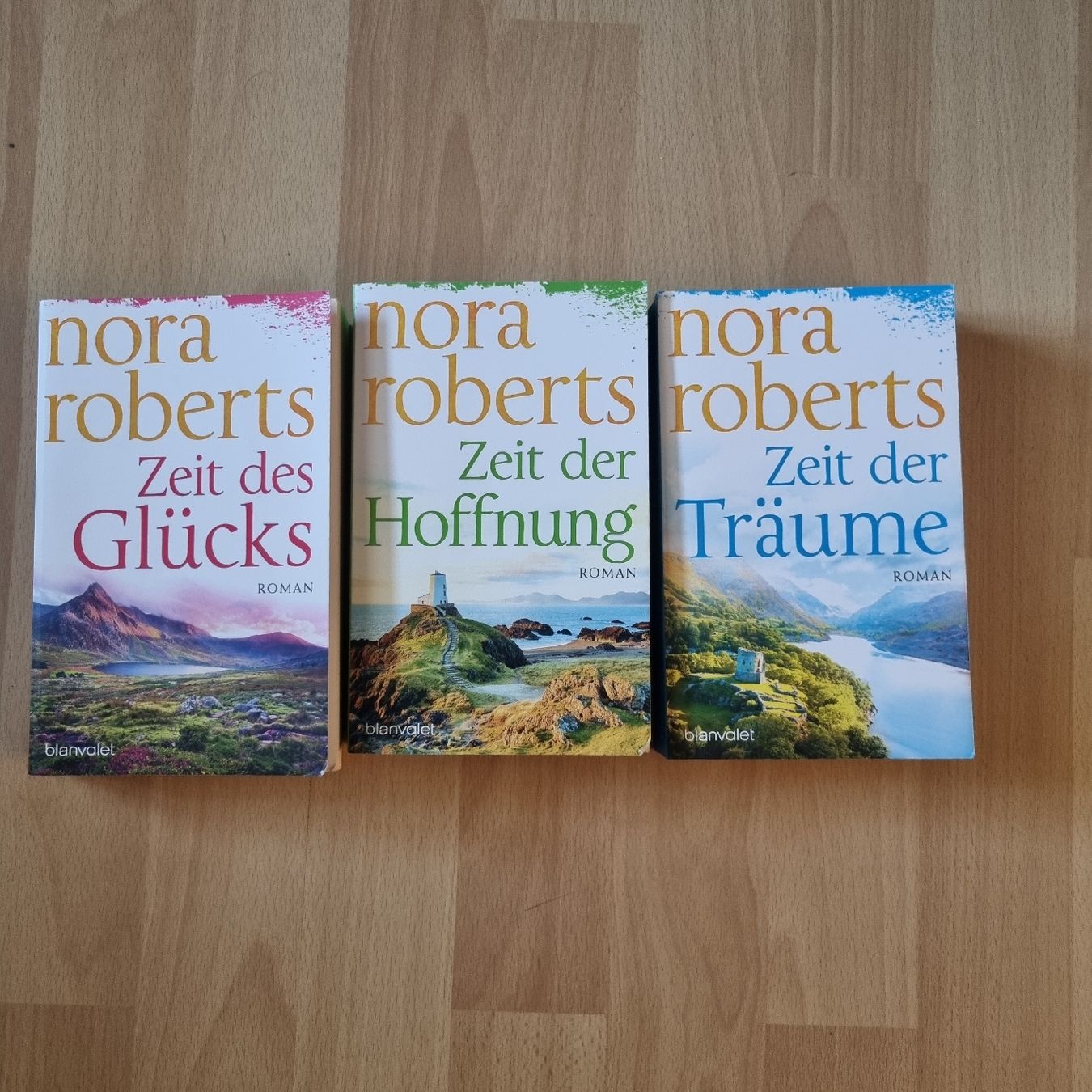 Nora Roberts: Zeit-Trilogie (3 Bände In 1) - Spannende Romanze Mit Keltischem Geheimnis