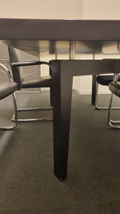 Giorgetti Tavoli: Seltener Giorgetti Esszimmertisch von Massimo Scolari – Usato da Zürich venduto da Zapro 1