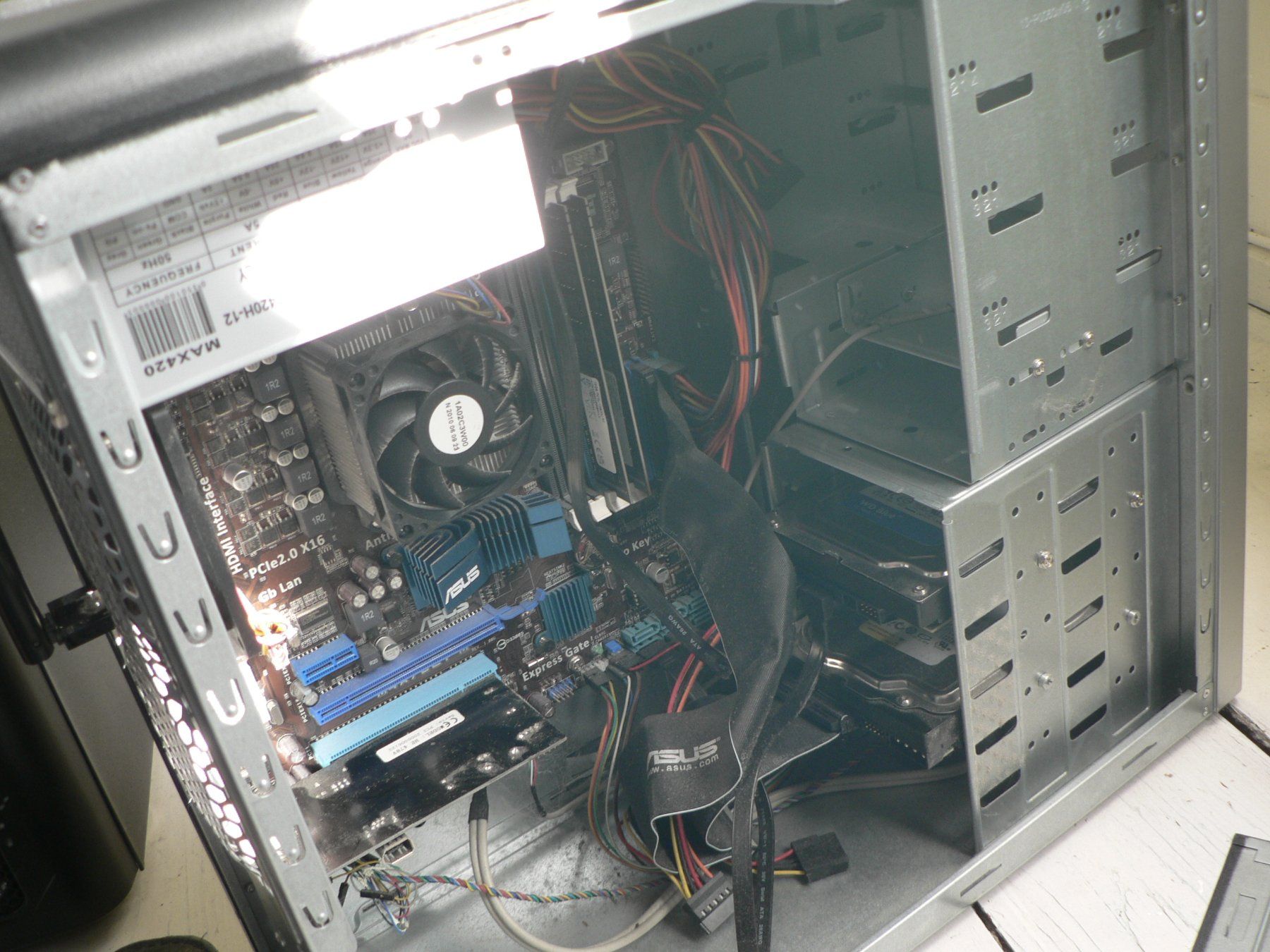 PCs: Desktop PC   Digitec  AMD  Atlohn II  Win 7 Home – D'occasion à Uerikon par Kdp529 2