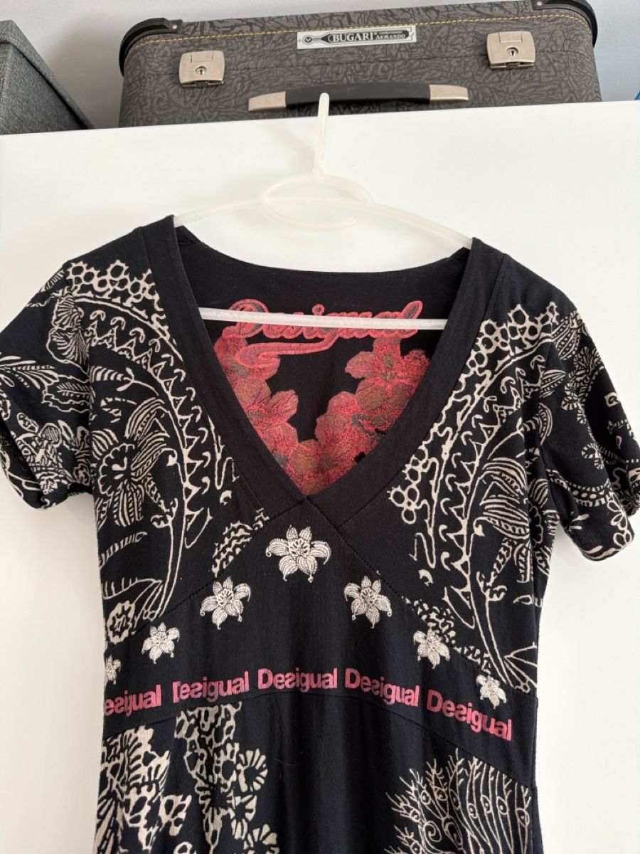 Desigual Kleider: Robe Desigual noire imprimée  – Gebraucht aus Uetliberg von adrenalhyn 2