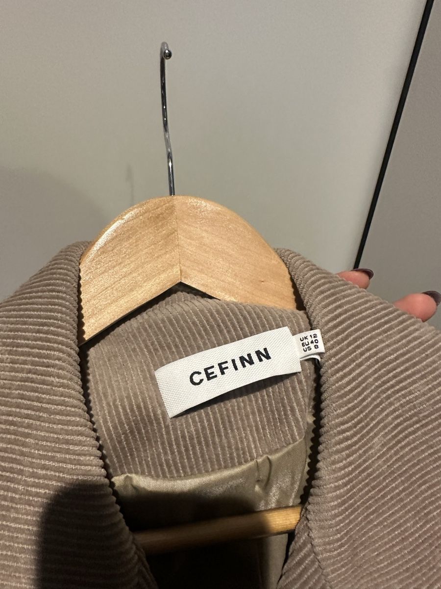 Cappotti: Cefinn beige corduroy coat – Usato da St. Niklausen LU venduto da lau_259n 2