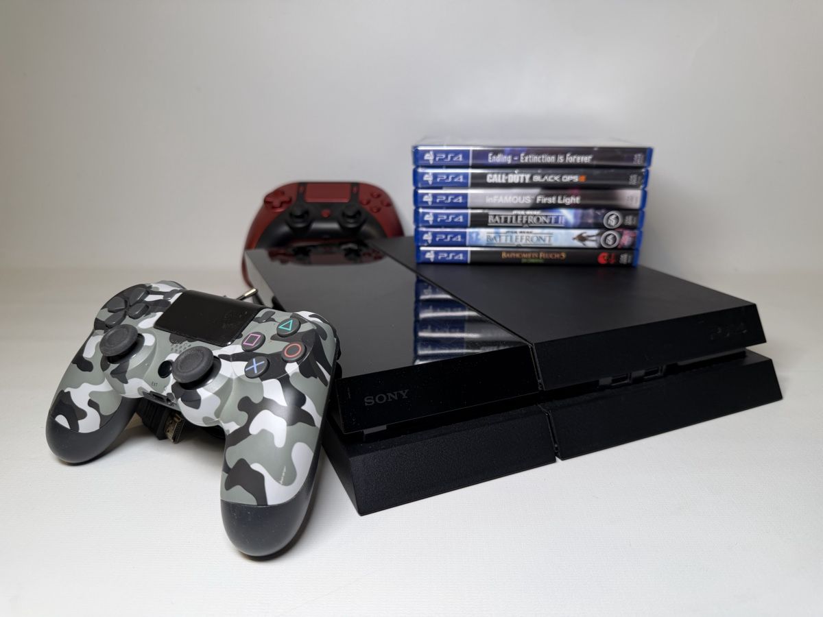 Sony Consoles: PS4 500GB + 2 Controller + 6 Spiele Komplettpaket – D'occasion à Rombach par vir_2dsd 4