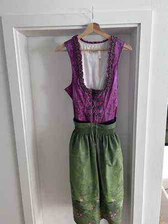Dirndl Landhaus lila grün mit Muster Grösse 42 neuwertig