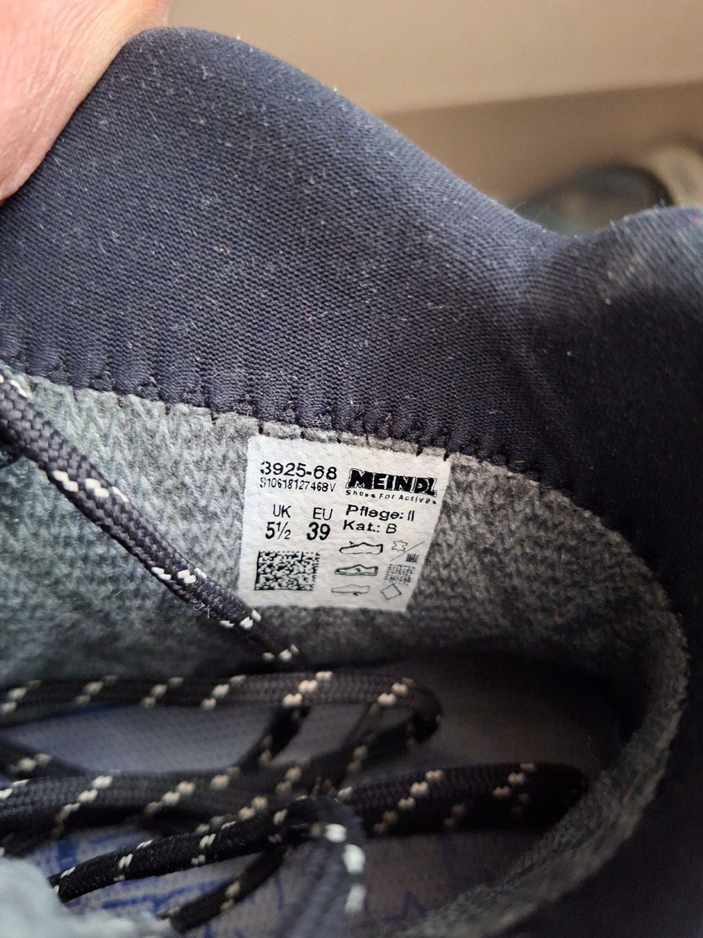 Meindl Scarpe da uomo: Meindl Wanderschuhe in Originalkarton, Gr 39 – Usato da St.Gallen venduto da dajo0809 8
