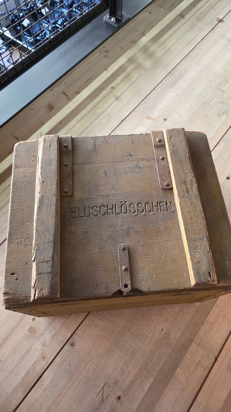 Casse di vino e birra: Vintage Holzkiste "Feldschlösschen" Bierkiste – Usato da RUSWIL venduto da Vintage-Workshop 2
