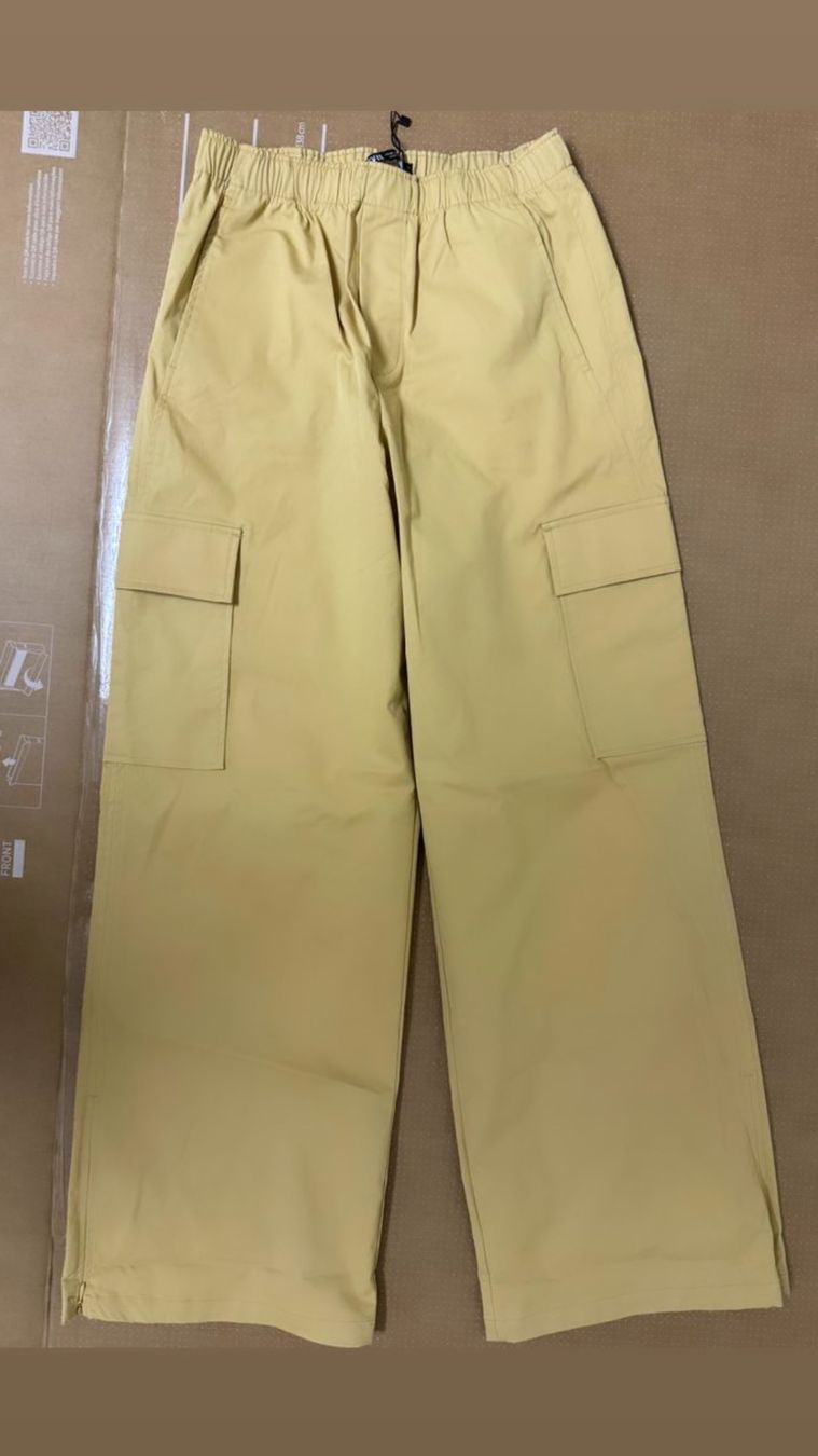 Zara Pantaloni: Zara pants – Nuovo e nell'imballaggio originale da Opfikon venduto da ari_7yn2 5