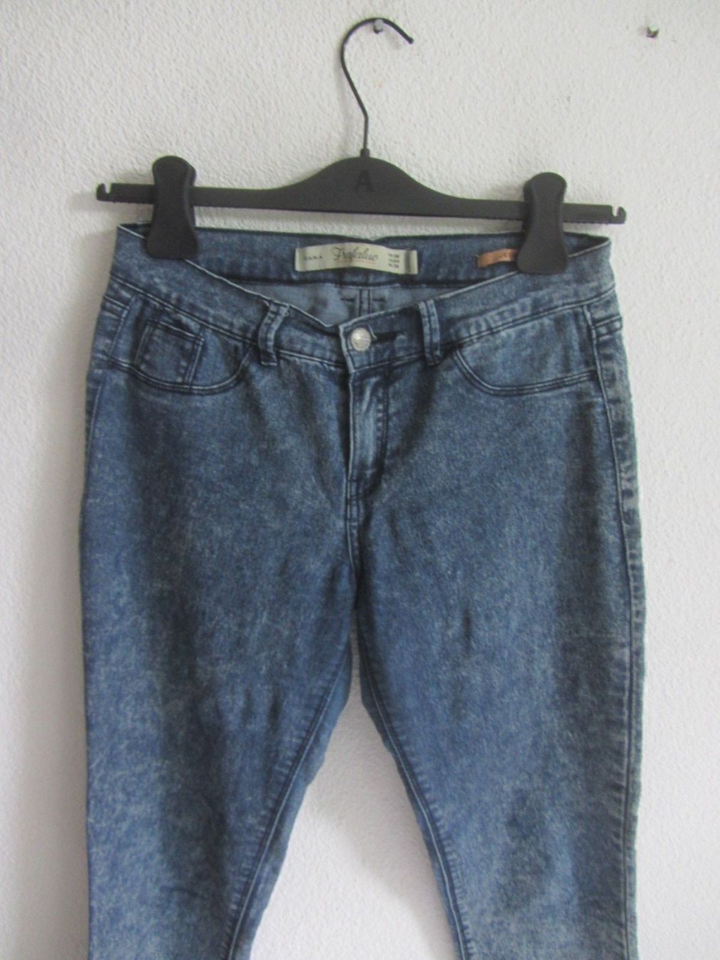 Zara Jeans: ZARA - Jeggings dunkelblau 36 – D'occasion à Zürich par Diazaio 1