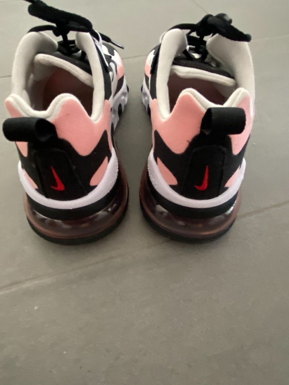 Nike Scarpe da donna: NIKE Air Max 270 React, Gr. 38,5, NEU – Nuovo e nell'imballaggio originale da Uetikon am See venduto da jlsfer 5