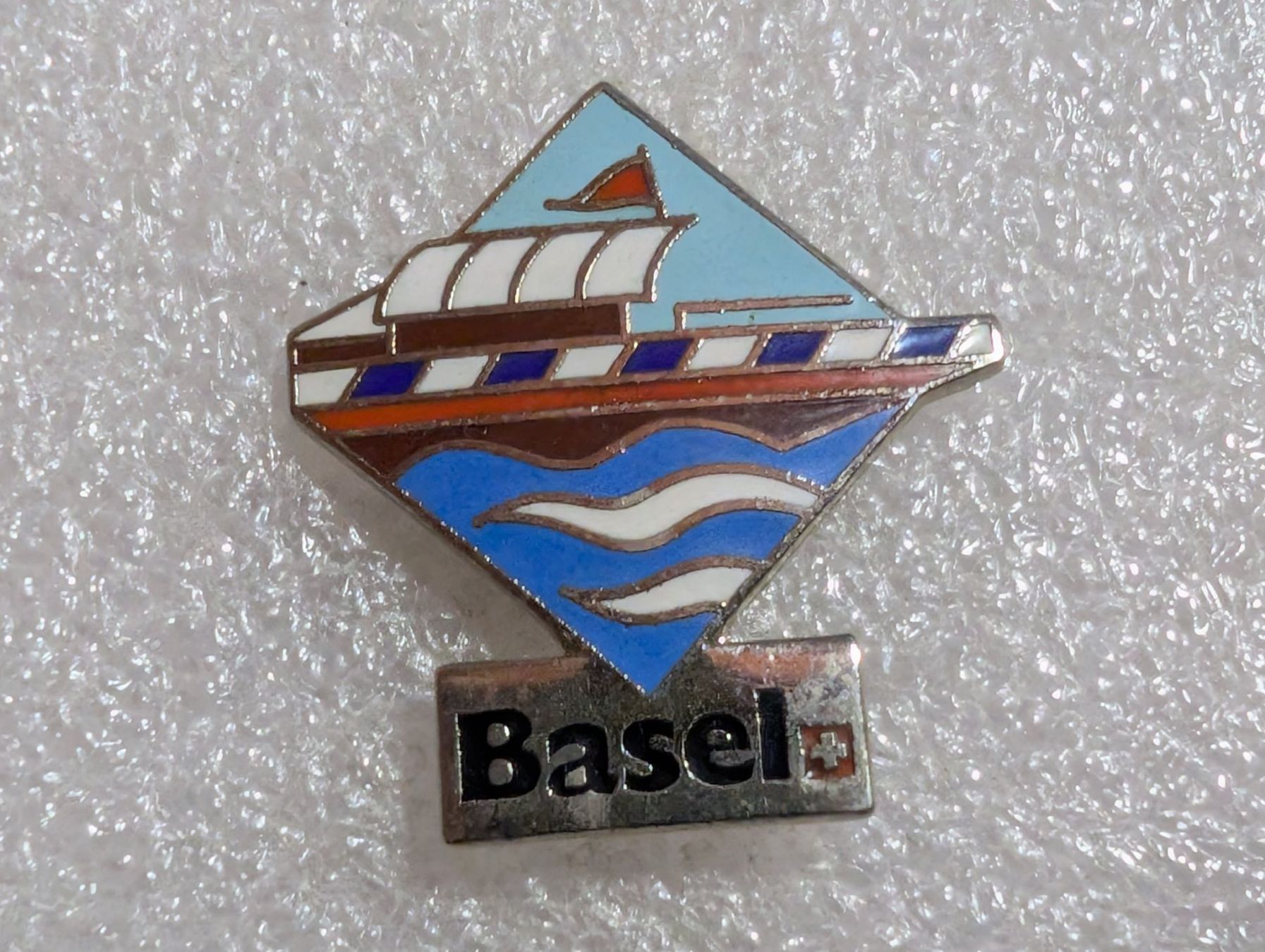 Plaketten & Abzeichen: Ansteckpin 296: Schiff Basel – Gebraucht aus Oppligen von Pin-Fall-Shop