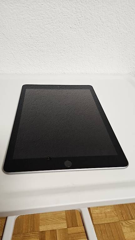 Apple Tablettes PC: Ipad 6 generation top zustand – D'occasion à Bern par MichaelGerber600tt 1