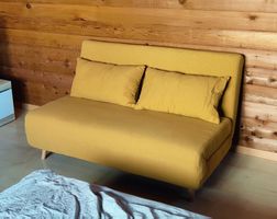Bettsofa senfgelb 2-Sitzer mit Kissen sehr guter Zustand