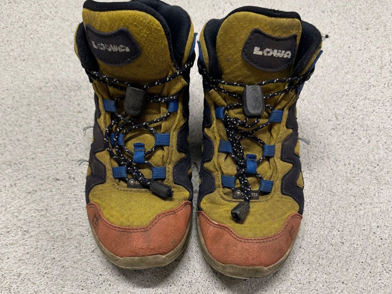 Lowa Scarpe da uomo: Namuk Lowa Wanderschuhe 32 – Usato da Kappel am Albis venduto da jus_mqz7