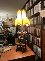 Tischlampe mit Spinnrad Design