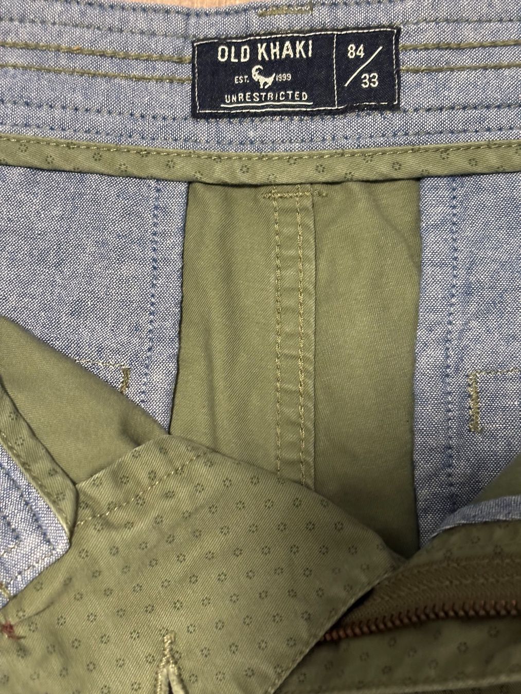 Pantaloni: Short Old Khaki – Usato da Arbaz venduto da CicciStore 1