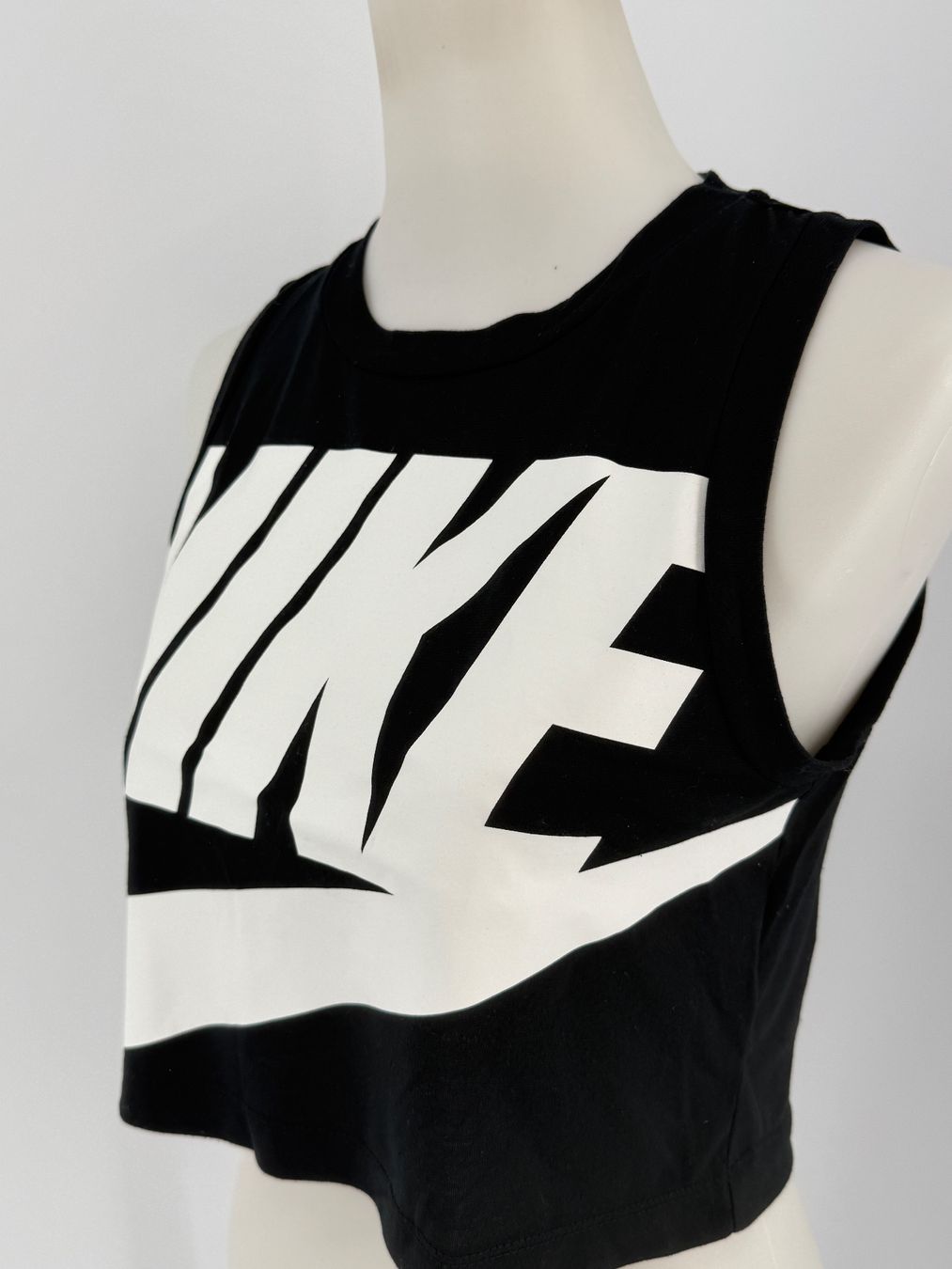 Nike Tops: Nike Crop Top Gr. S – Gebraucht aus Auenstein von moin. 2