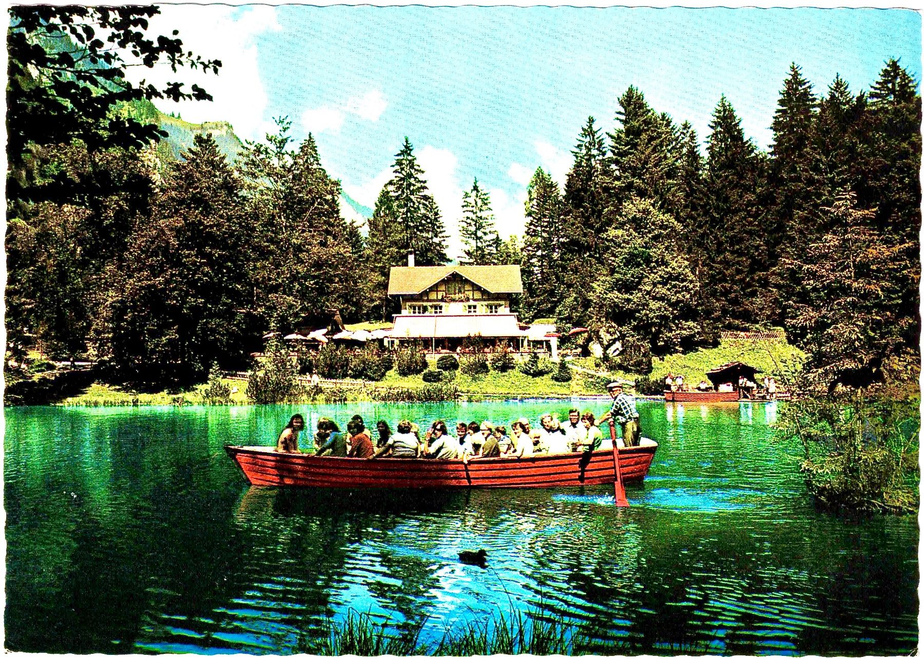 Cartoline postali: BLAUSEE mit Bootfahrt im Kandertal mit BOOTFAHRT ca. 1965 – Usato da Oberdorf BL venduto da Hopfehuepfer