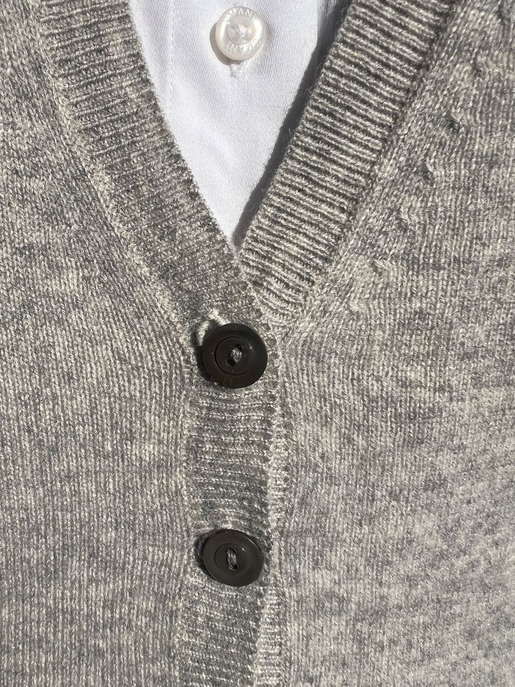 Giacche: Cashmere Strickjacke grau, Grösse L – Usato da Kilchberg ZH venduto da jul_d2j2 2