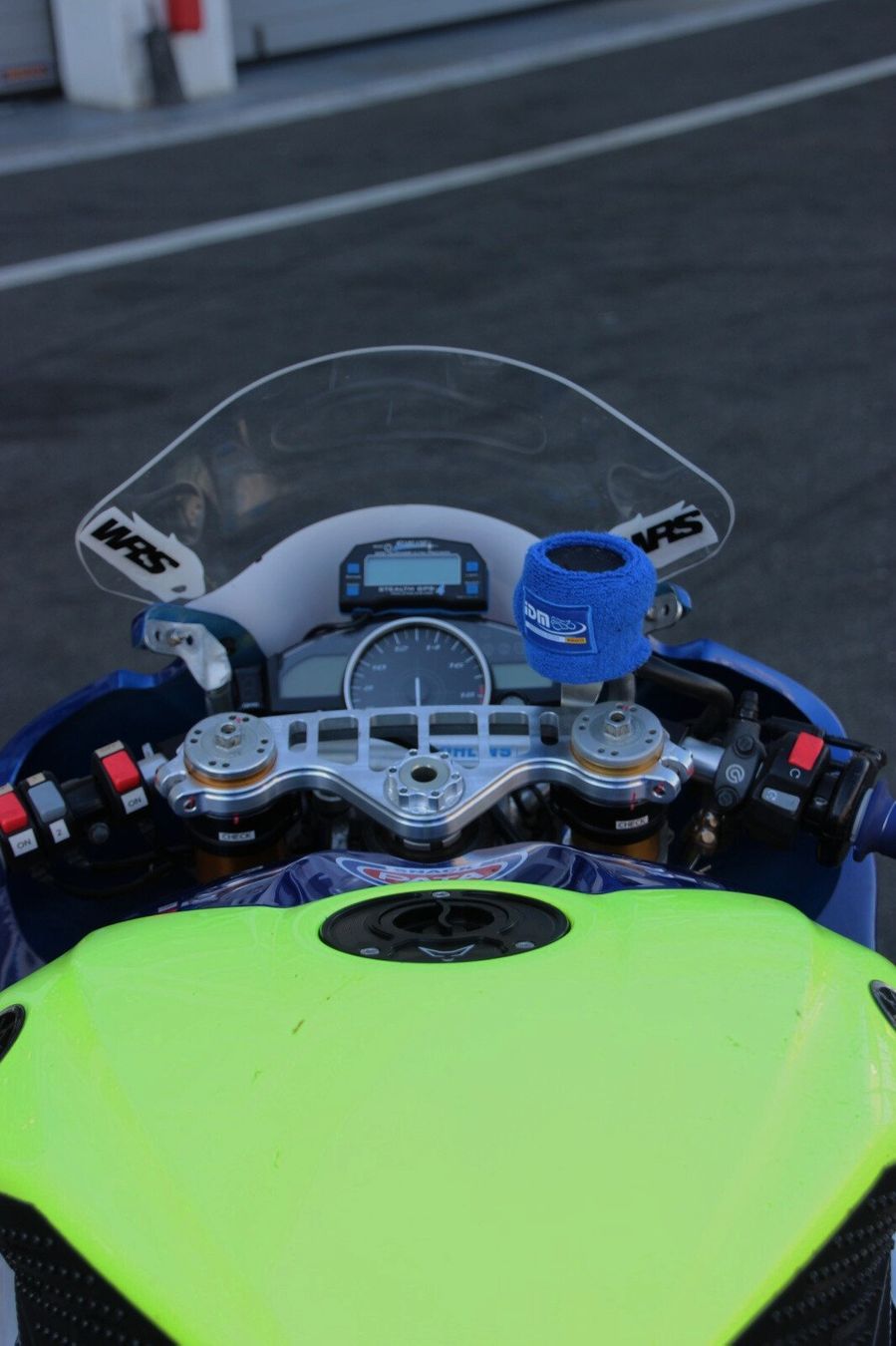 Yamaha Strada: Yamaha R6 – Usato da Zwillikon venduto da Yoilla 4