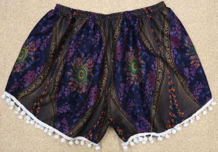 Shorts kurze Strandhose Festival Hose aus Viskose mit Pompon