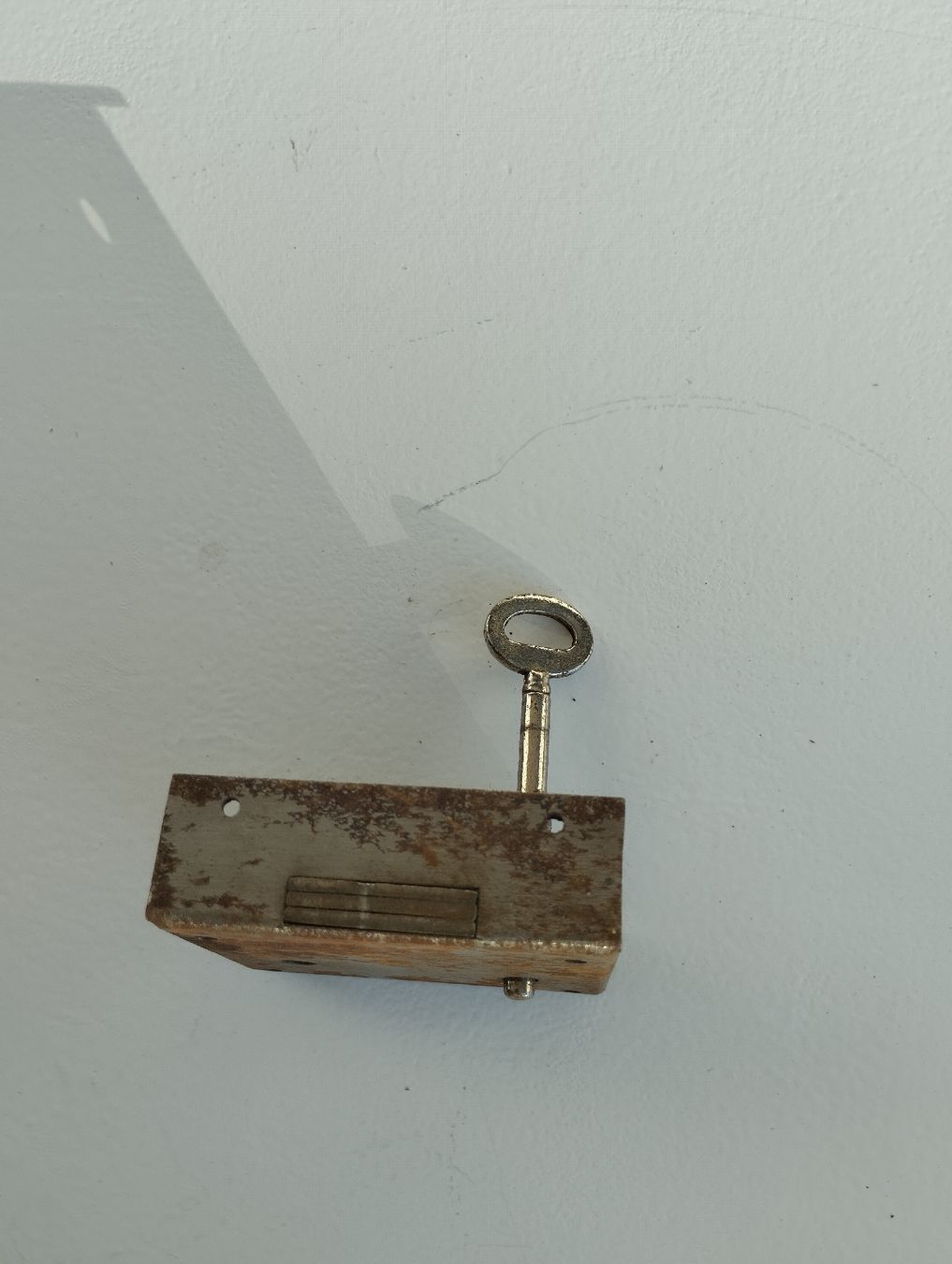 Lucchetti: Antikes Schloss mit Schluessel, antik – Usato da Ostermundigen venduto da Dinge1 3