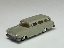 GB1-EKO Opel Caravan graubeige