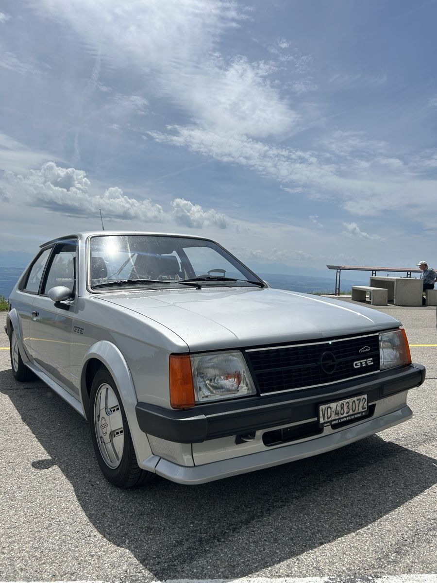 Automobili: Opel Kadett D GTE - Youngtimer en super état! – Usato da Thierrens venduto da Bigla
