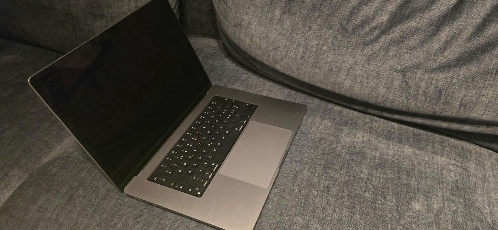 Apple Notebook: APPLE MacBook Pro 2023 (16", M2 Chip, 32 GB, 1000 GB SSD) – Usato da Baar venduto da cueninho 1