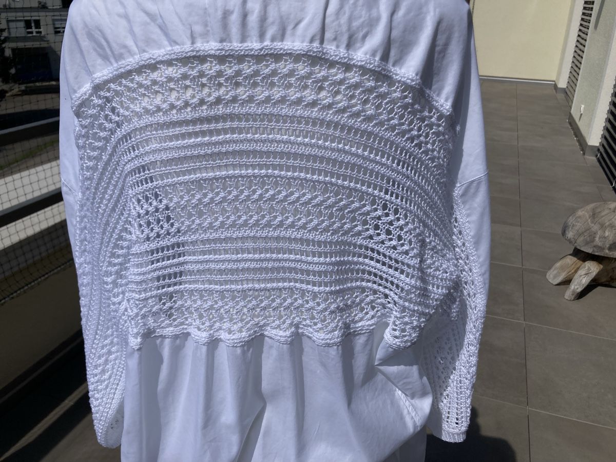 Camicette: PANICALE Cashmere Hemdbluse mit grobmaschigen Häckeleinsatz – Usato da Thalwil venduto da helvetaki 2