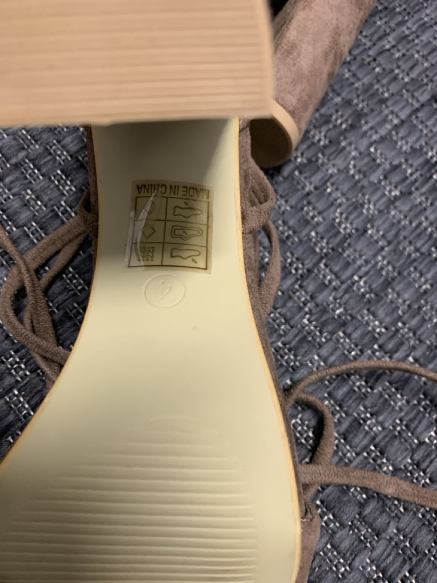 Scarpe da donna: Sandalen Gr 37 Taupe – Usato da Bad Zurzach venduto da Cuore34 3