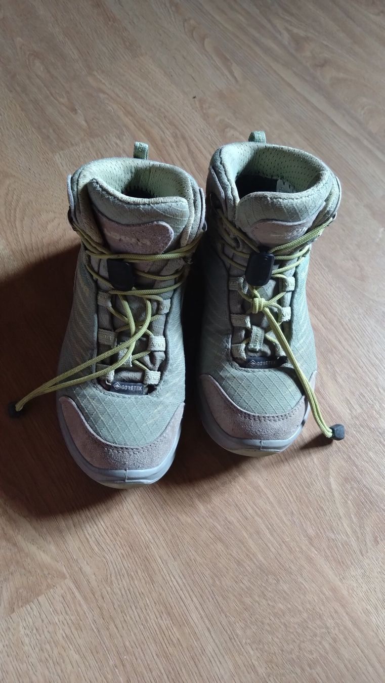 Lowa Scarpe per ragazzi: Lowa Wanderschuhe gr 28 – Usato da Triengen venduto da Ronner84 2