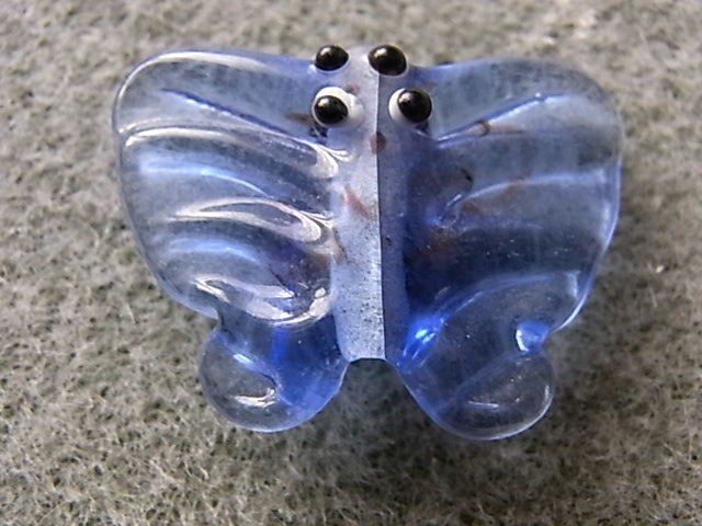 Perle (finte): 2 Glas Schmetterlinge 15mm, blau – Usato da Alpnachstad venduto da perlengaby 3