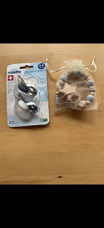 Succhiotti & catenelle porta ciuccio: Baby Schnuller Set  Neu – Usato da Illnau venduto da Fakiraa